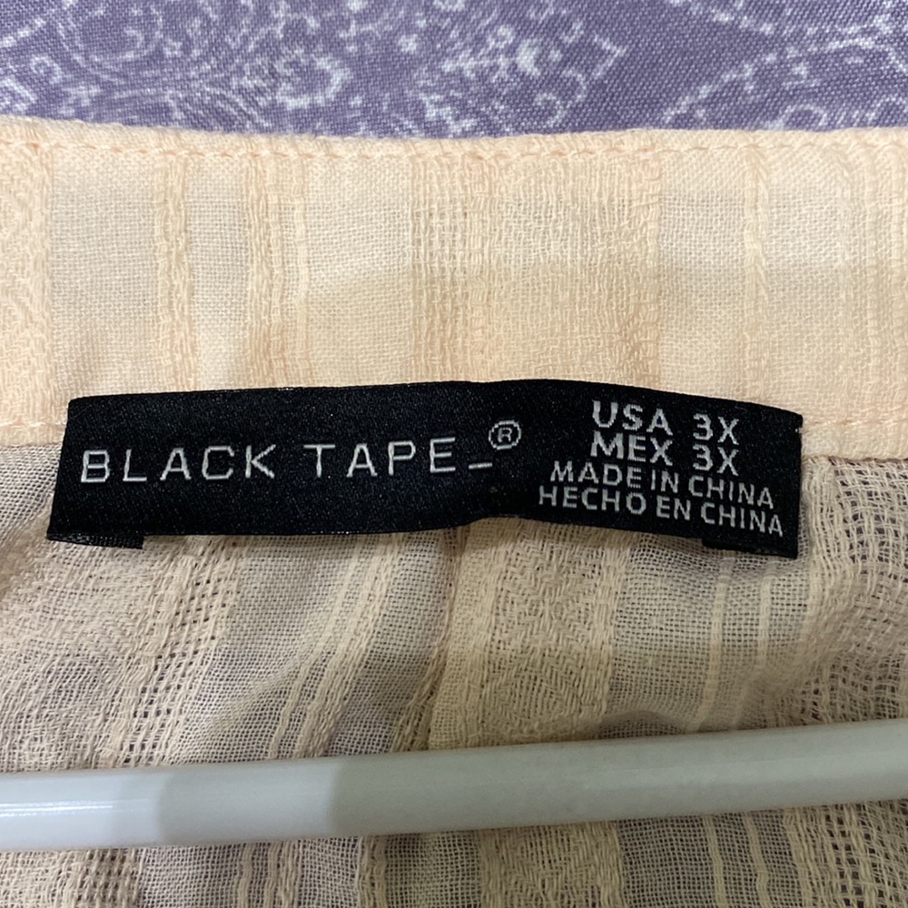 Black Tape-NWT 3X 100% Rayon blouse. Beautiful V-neck 3/4 sleeves. - Picture 4 of 7